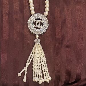 Elegant Pearl and Silver Tassel Necklace